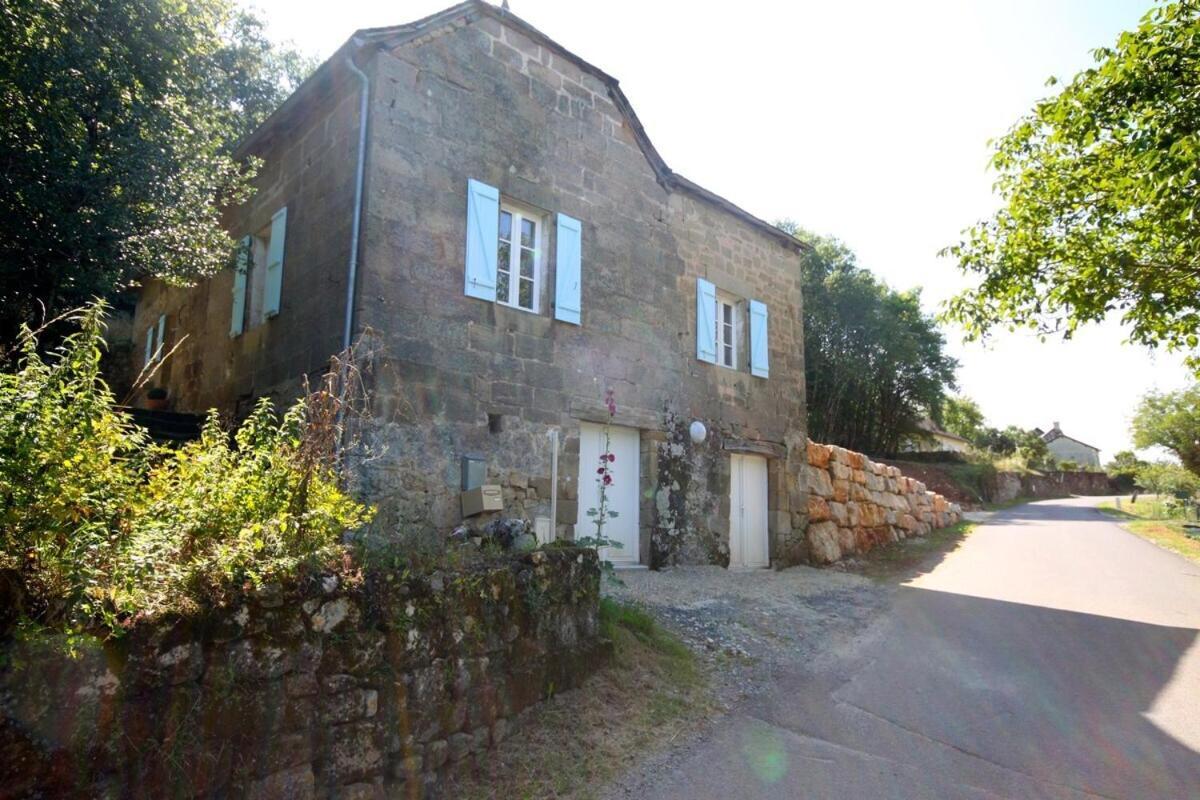 Maison De Vacances A Lissac-Sur-Couze Exterior foto